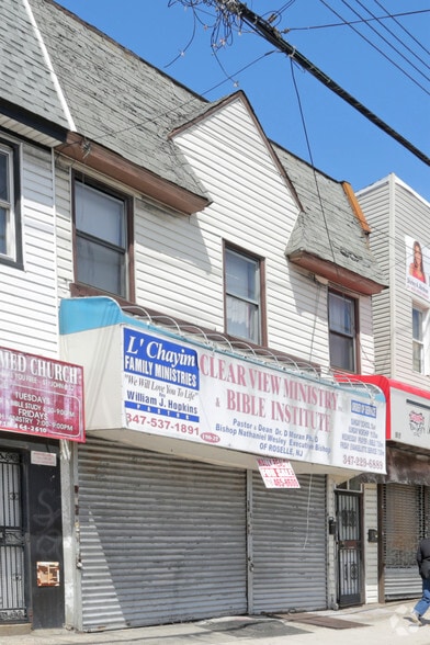 190-27-29 Jamaica Ave Hollis NY 11423 portfolio of 2 properties for sale on LoopNet.com - Building Photo - Image 1 of 4