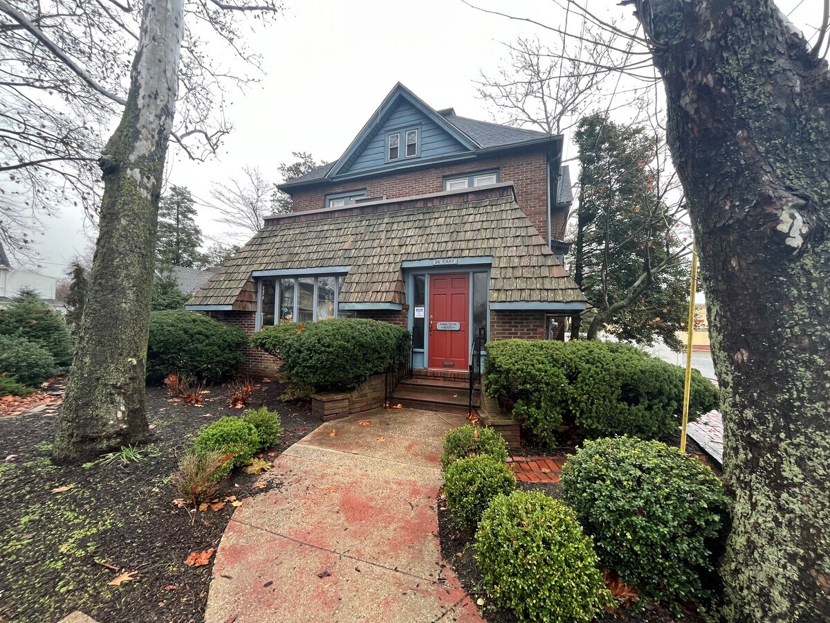 26 E Kings Hwy, Mount Ephraim, NJ 08059