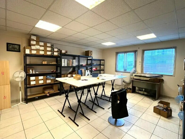 Office in CANNES-LA-BOCCA for sale - Interior Photo - Image 2 of 8