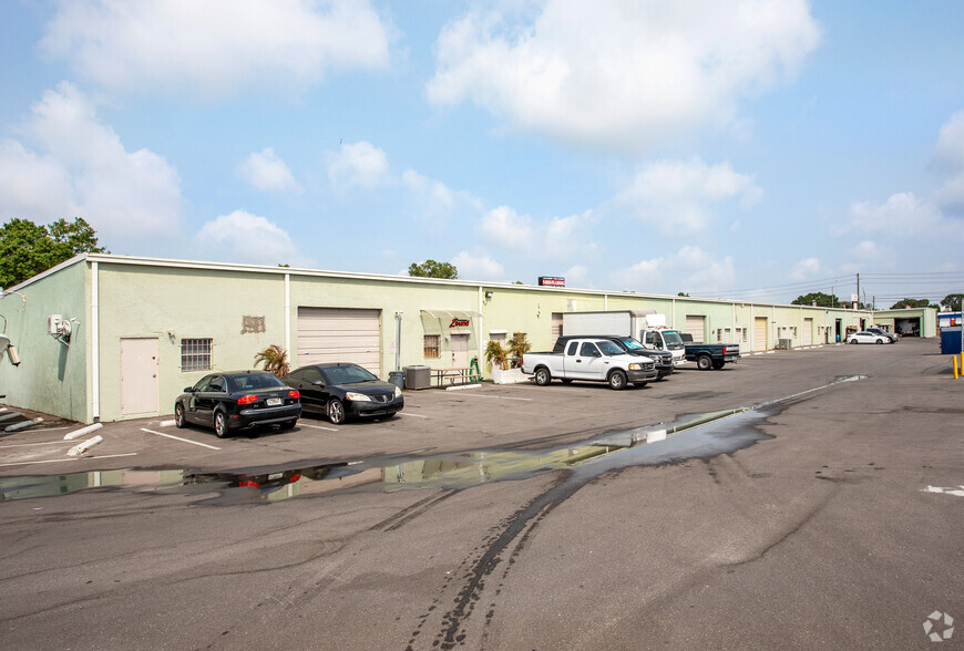 5100 Ulmerton Rd, Clearwater, FL for lease - Building Photo - Image 3 of 5