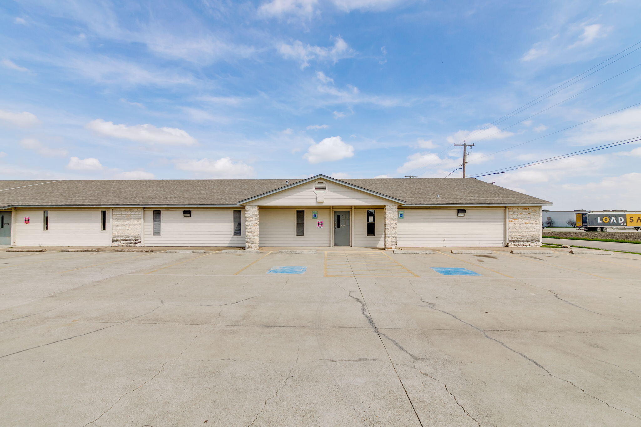 301 Highland Dr, Taylor, TX for sale Building Photo- Image 1 of 1