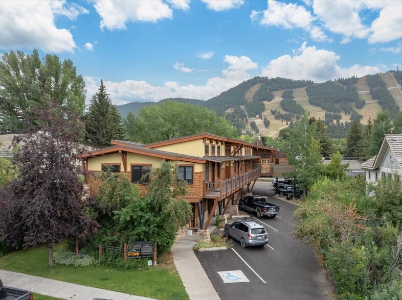 320 E Broadway Ave, Jackson, WY for sale - Building Photo - Image 3 of 20