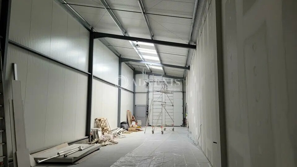 Flex in Divatte-sur-Loire for lease - Interior Photo - Image 2 of 5