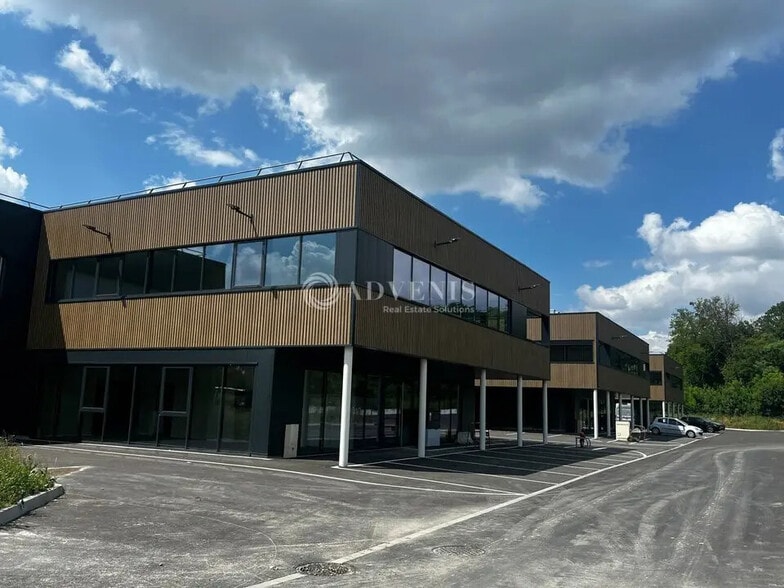 Office in Geispolsheim for lease - Building Photo - Image 2 of 10