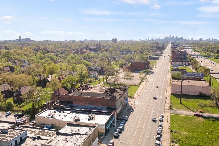 8952 Grand River Ave, Detroit, MI for sale - Building Photo - Image 3 of 7