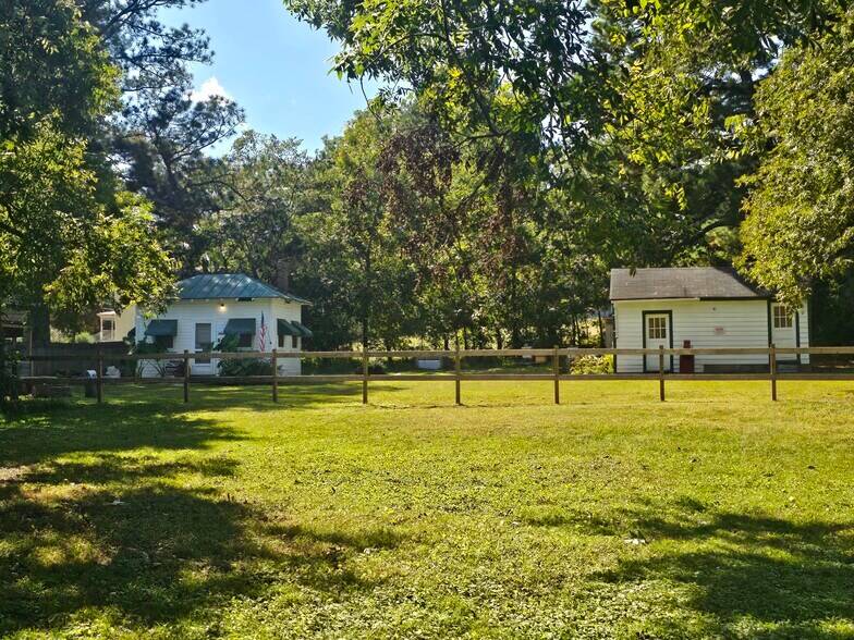 168 N County Dr, Wakefield, VA 23888