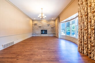 12 N Pistakee Lake Rd, Fox Lake, IL for lease Interior Photo- Image 2 of 14