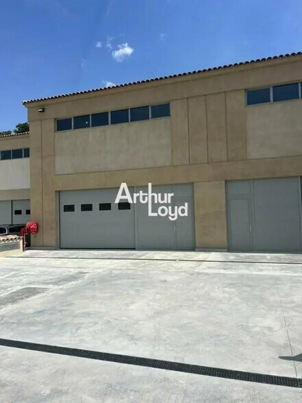 Flex in Valbonne for lease - Building Photo - Image 2 of 4