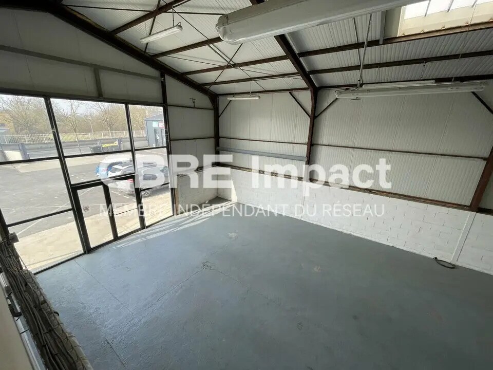Flex in Reims for lease Building Photo- Image 1 of 9