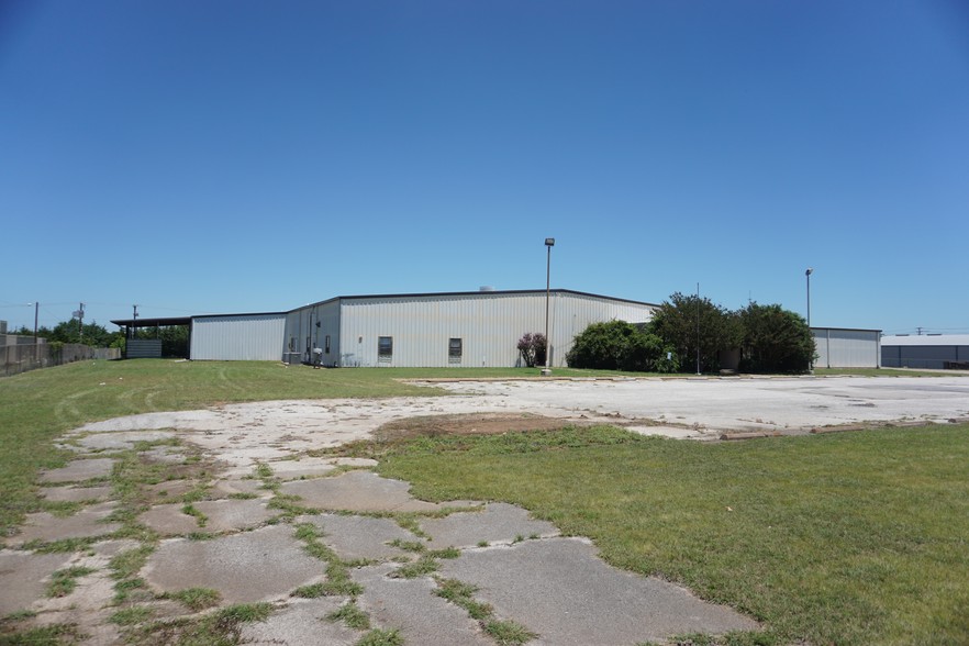 1501 Commerce Blvd, Denison, TX for sale - Building Photo - Image 1 of 1