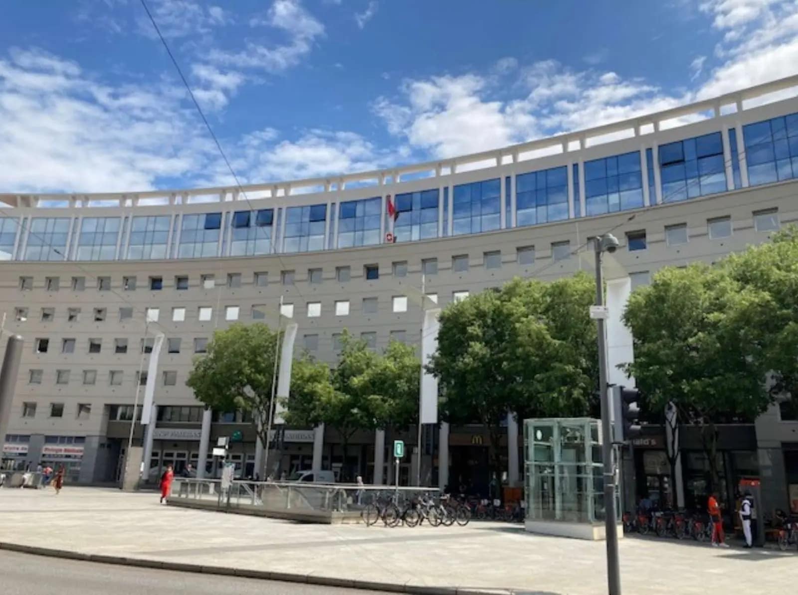 3 Place Charles Hernu, Villeurbanne for sale Building Photo- Image 1 of 8