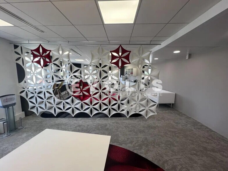 1 Place Des Marseillais, Charenton-le-Pont for lease - Building Photo - Image 3 of 27