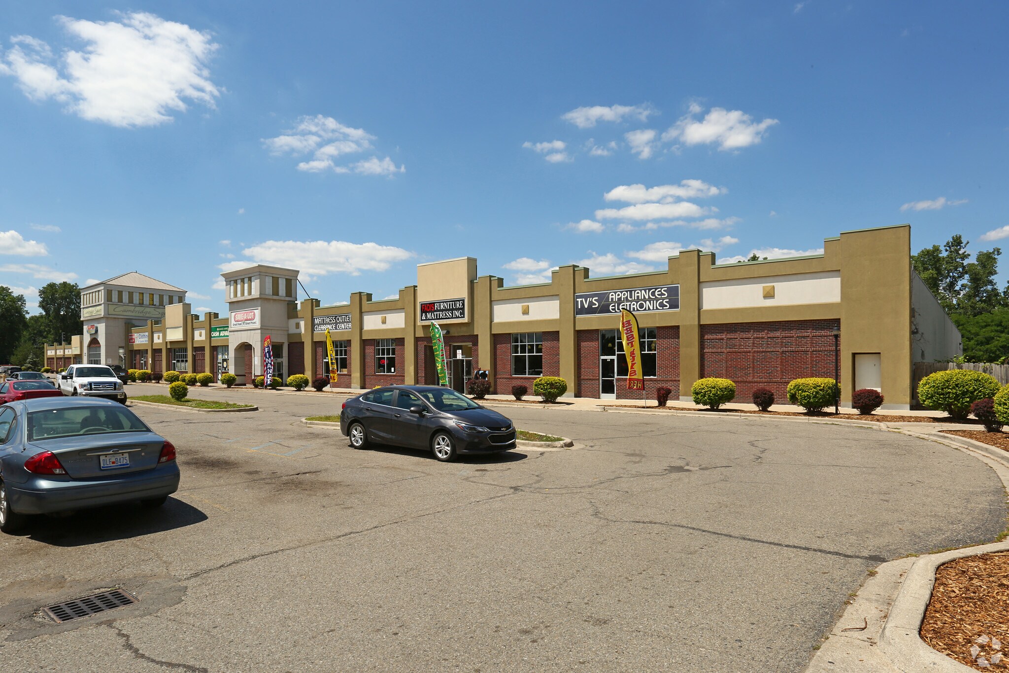 2719027350 Eureka Rd, Taylor, MI 48180 Cambridge Square Shopping