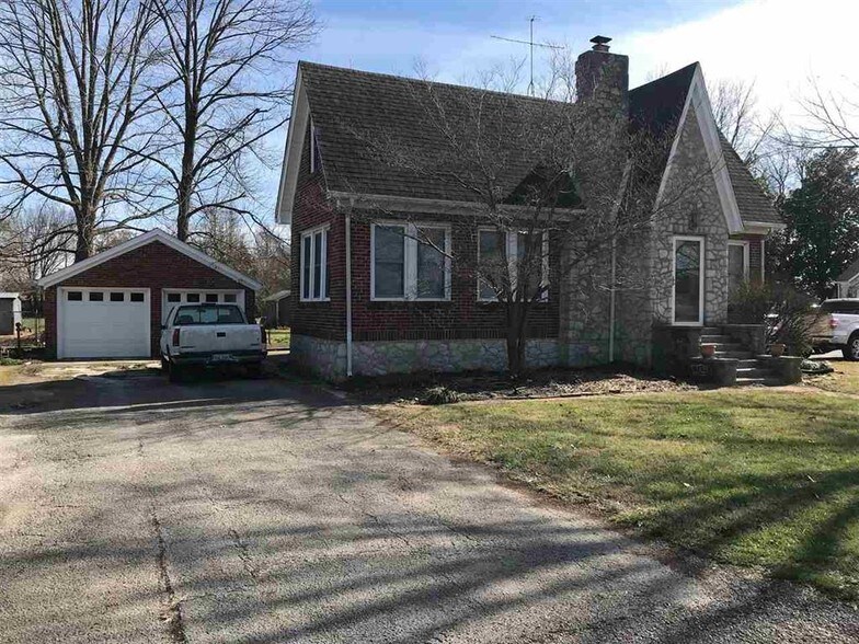 2428 Russellville Rd, Bowling Green, KY 42101