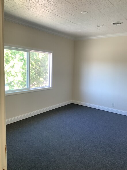 379 S Livermore Ave, Livermore, CA for lease - Building Photo - Image 3 of 15