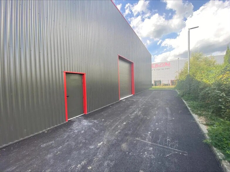 Flex in Avrainville for lease - Building Photo - Image 3 of 6