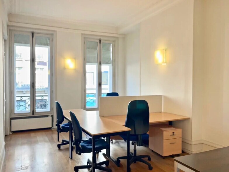 Coworking Space in Paris for lease - Interior Photo - Image 2 of 5