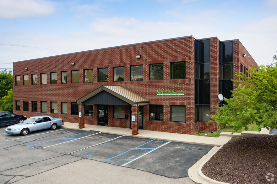 3370 E Jolly Rd, Lansing, MI for lease - Building Photo - Image 2 of 7