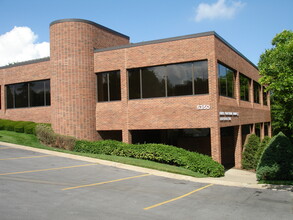 5350 W 94th Ter, Prairie Village, KS for lease Building Photo- Image 2 of 3