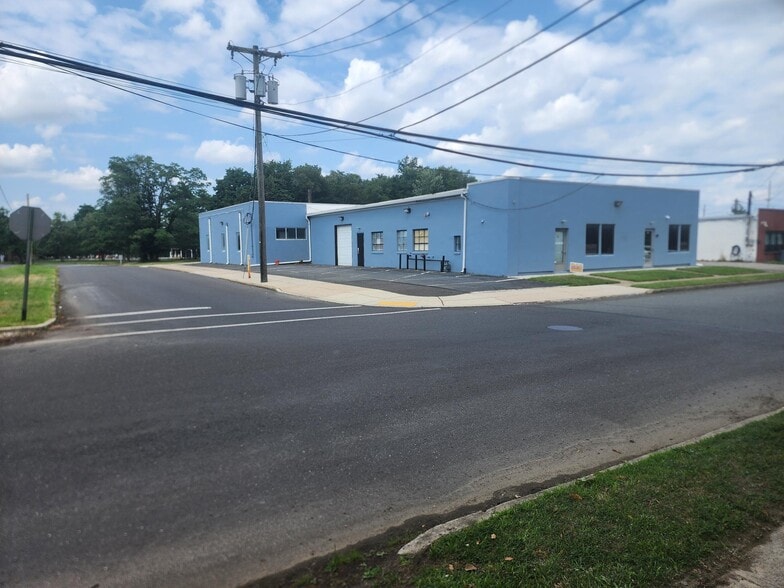 31 Lexington Ave, Ewing, NJ for lease - Building Photo - Image 2 of 10