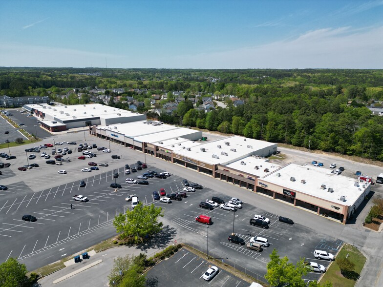 710-744 W Main St, Lexington, SC for lease - Building Photo - Image 2 of 7