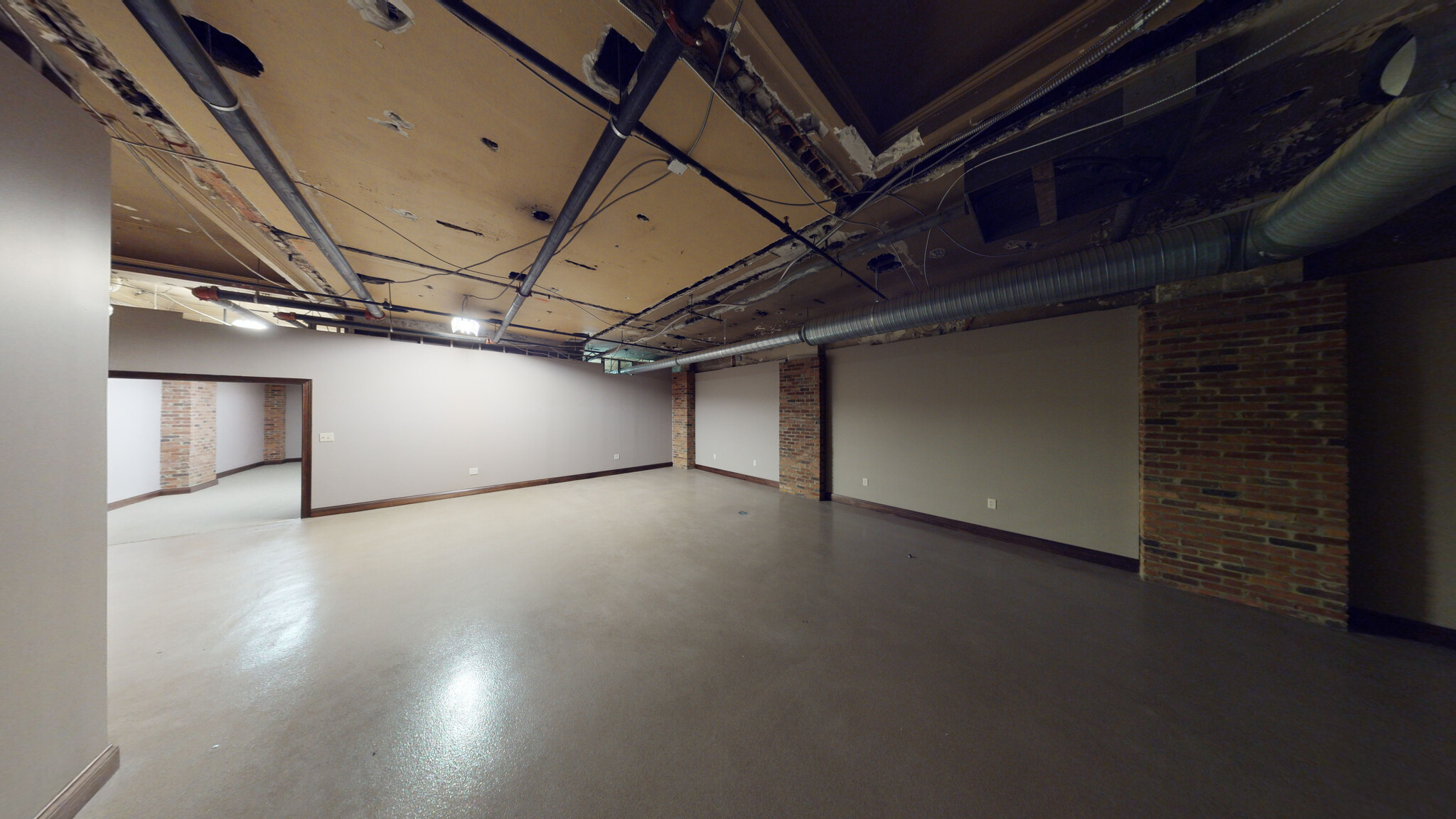 150 E Market St, Indianapolis, IN for lease Interior Photo- Image 1 of 4