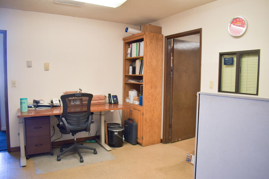 2727 NW St Helens Rd, Portland, OR for lease - Interior Photo - Image 3 of 28