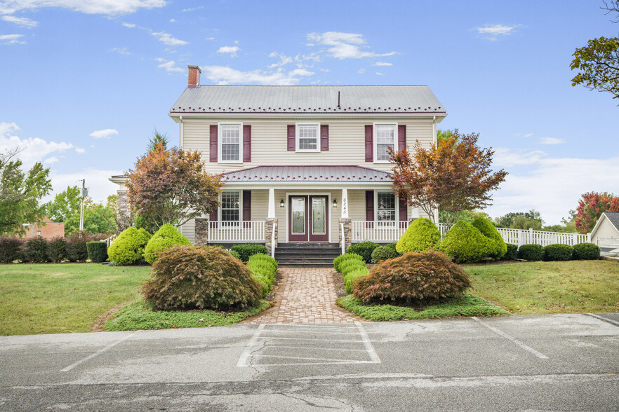 6245 University Park Dr, Radford, VA for sale - Building Photo - Image 1 of 46