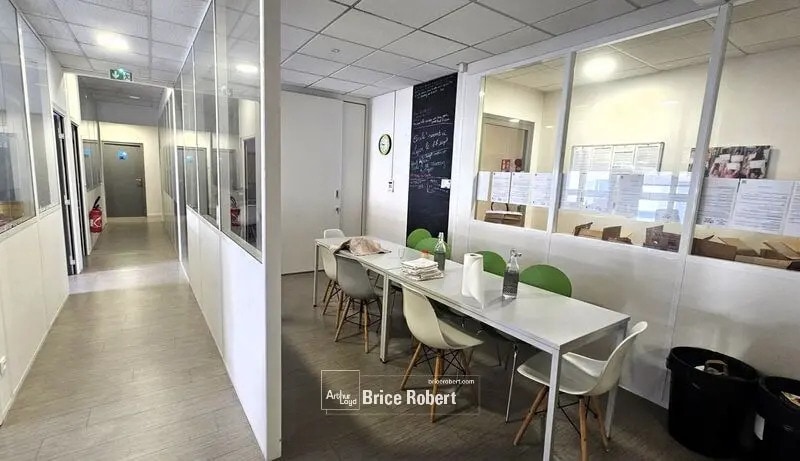 11 Rue Auguste Lacroix, Lyon for lease Interior Photo- Image 1 of 10