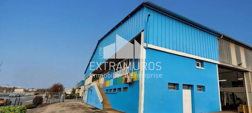 Flex in Villefranche-sur-Saône for sale - Building Photo - Image 2 of 11