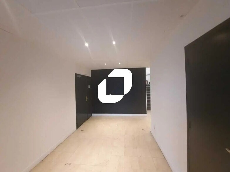 Office in Villebon-sur-Yvette for lease - Interior Photo - Image 3 of 12