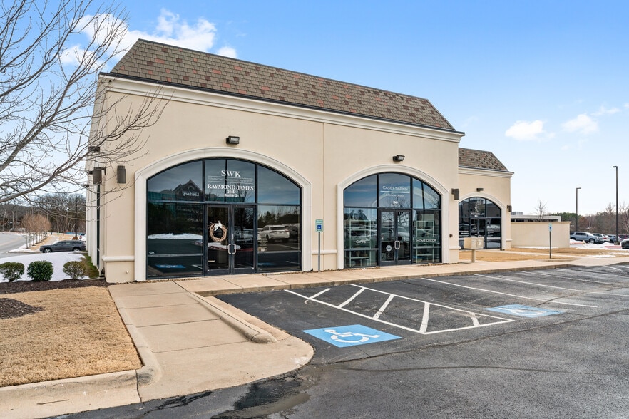 3945 N Vantage Dr, Fayetteville, AR for sale - Building Photo - Image 2 of 37