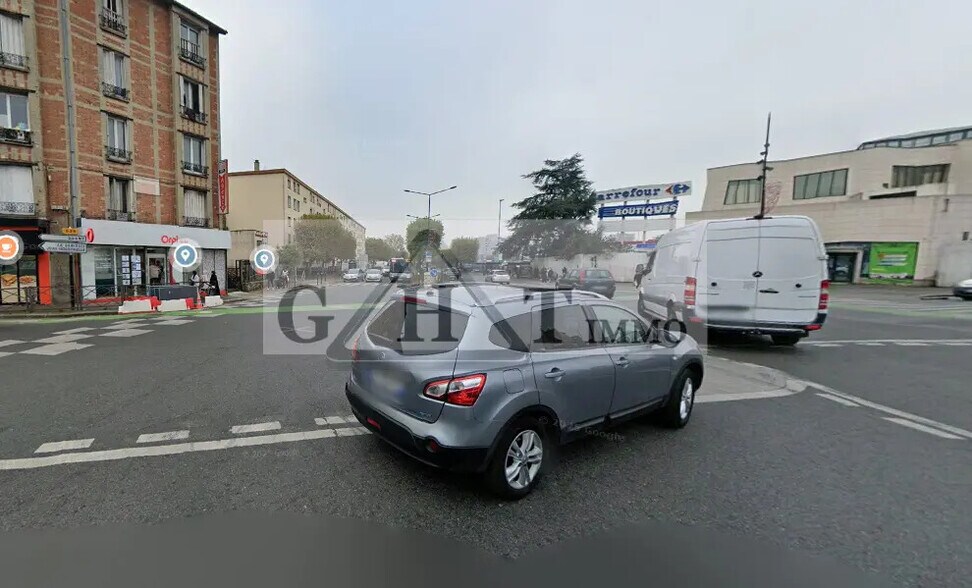 Industrial in Stains for sale - Building Photo - Image 1 of 3