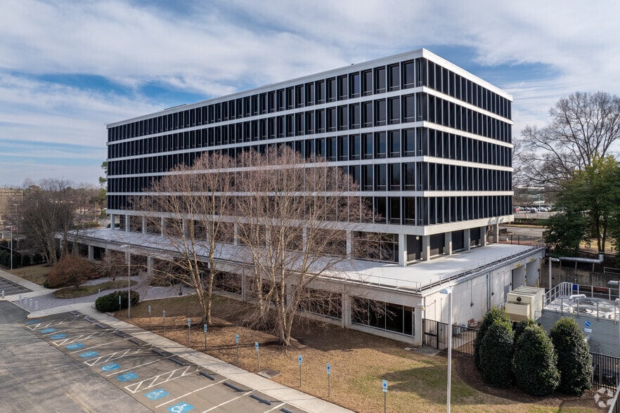 6603 W Broad St, Richmond, VA for lease - Primary Photo - Image 1 of 4