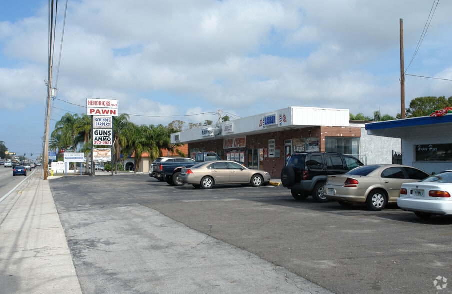 9931-9947 Seminole Blvd, Seminole, FL for lease - Building Photo - Image 2 of 3