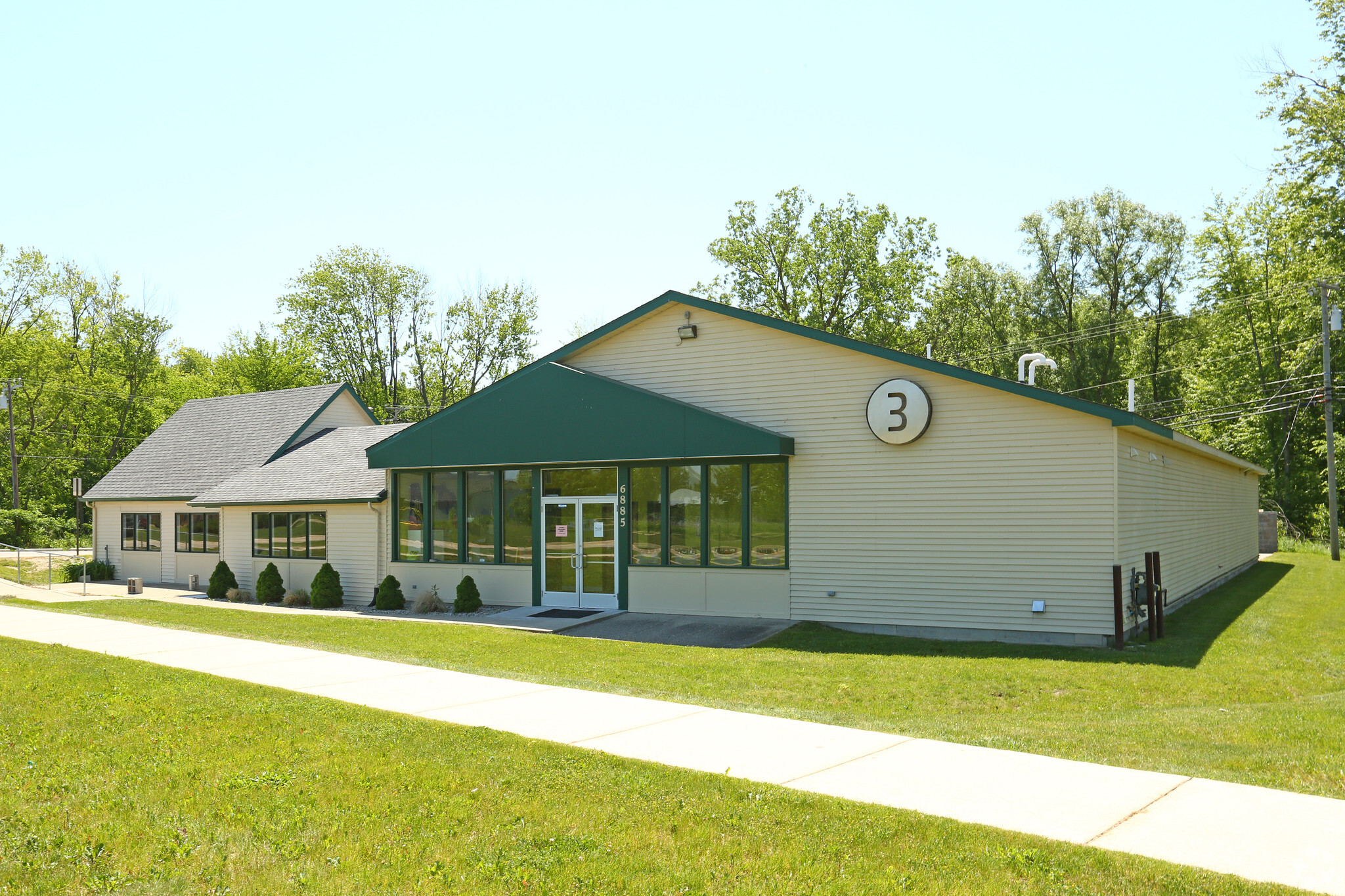 6885 Jackson Rd, Ann Arbor, MI for lease Primary Photo- Image 1 of 7