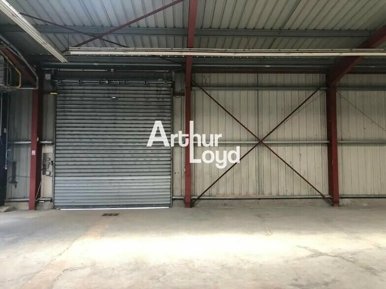Flex in Antibes for lease - Building Photo - Image 1 of 4