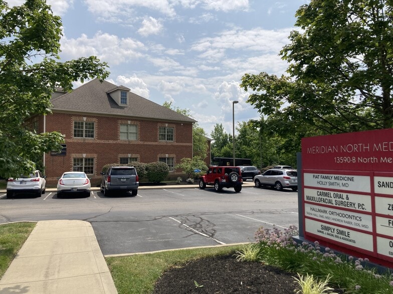 13590 N Meridian St, Carmel, IN for lease - Building Photo - Image 3 of 16