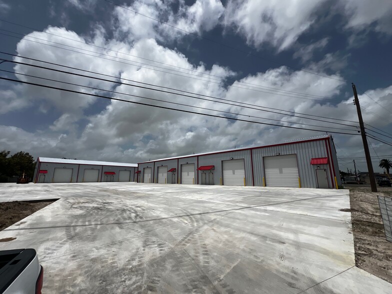 810 Nas Dr, Corpus Christi, TX for lease - Building Photo - Image 1 of 6