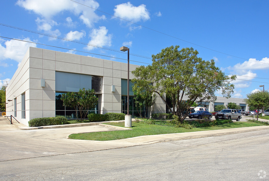 200-250 E Ramsey Rd, San Antonio, TX for lease - Building Photo - Image 1 of 22