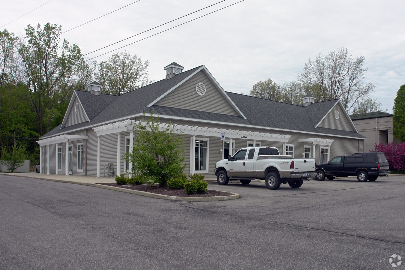 6770 Old 28th St SE, Grand Rapids, MI 49546