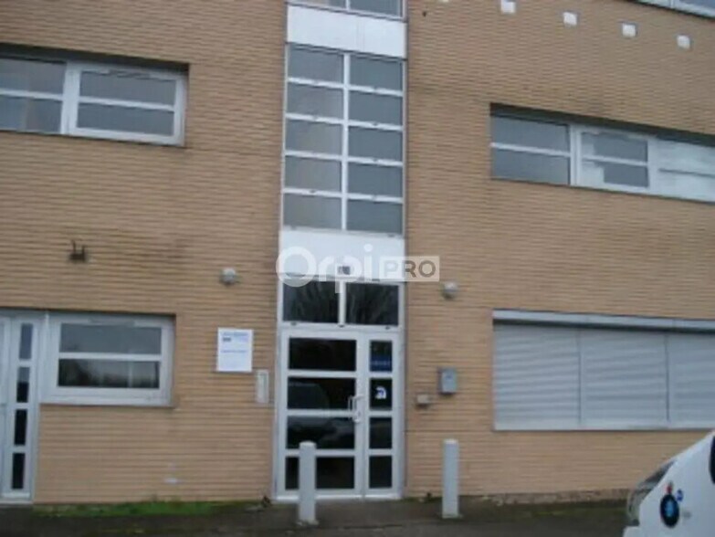 Office in Nevers for lease - Building Photo - Image 3 of 6