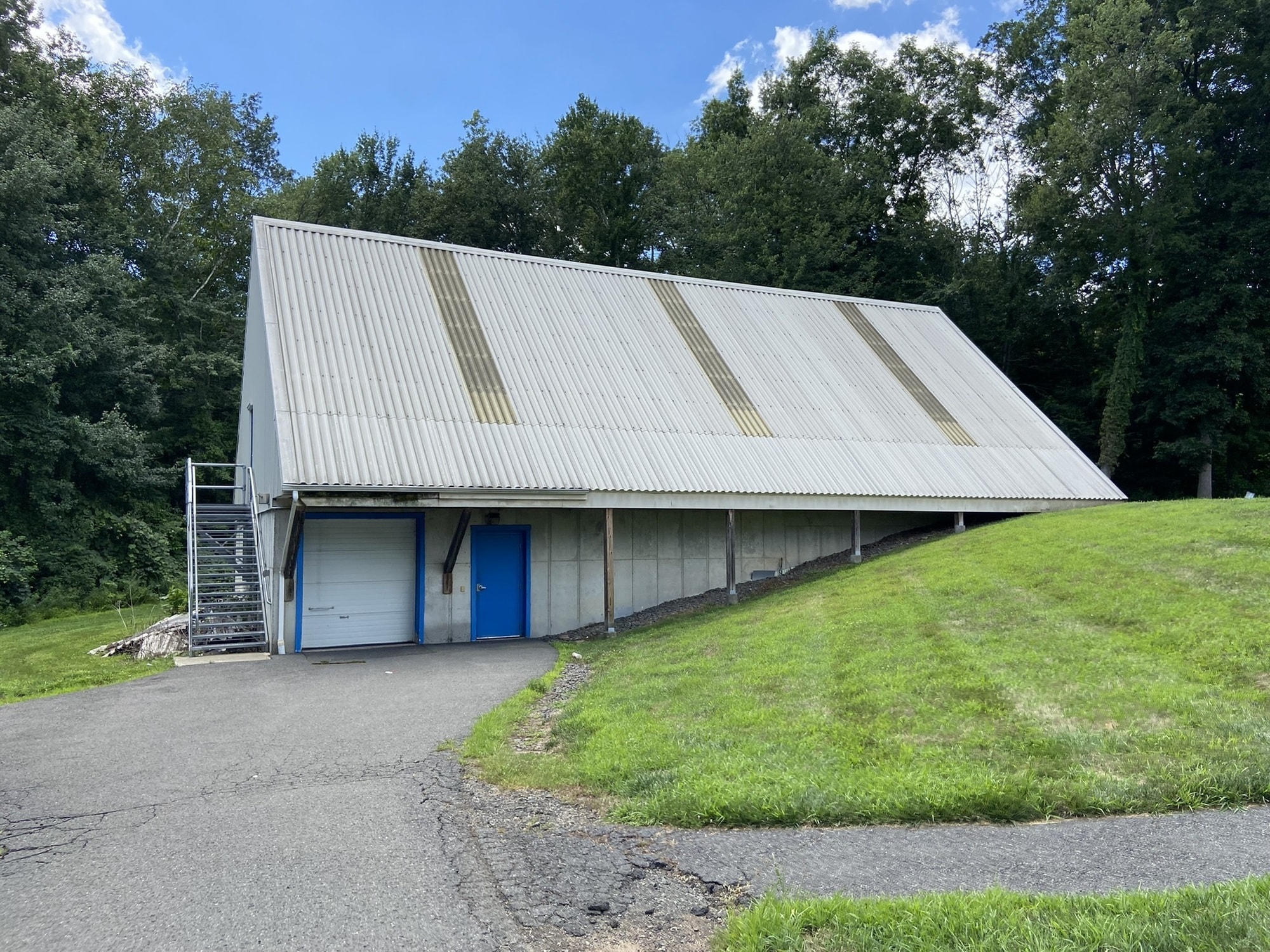 12 Commerce Rd, Newtown, CT for lease Building Photo- Image 1 of 11