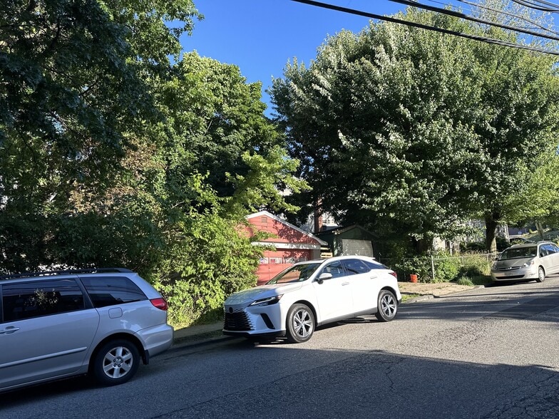 1614 34th St, North Bergen, NJ for sale - Building Photo - Image 2 of 3