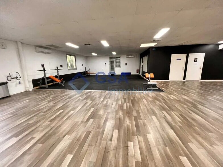 Flex in Bondoufle for sale - Building Photo - Image 1 of 8