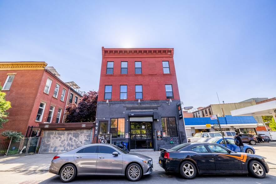 492 Throop Ave, Brooklyn, NY for lease - Building Photo - Image 1 of 10