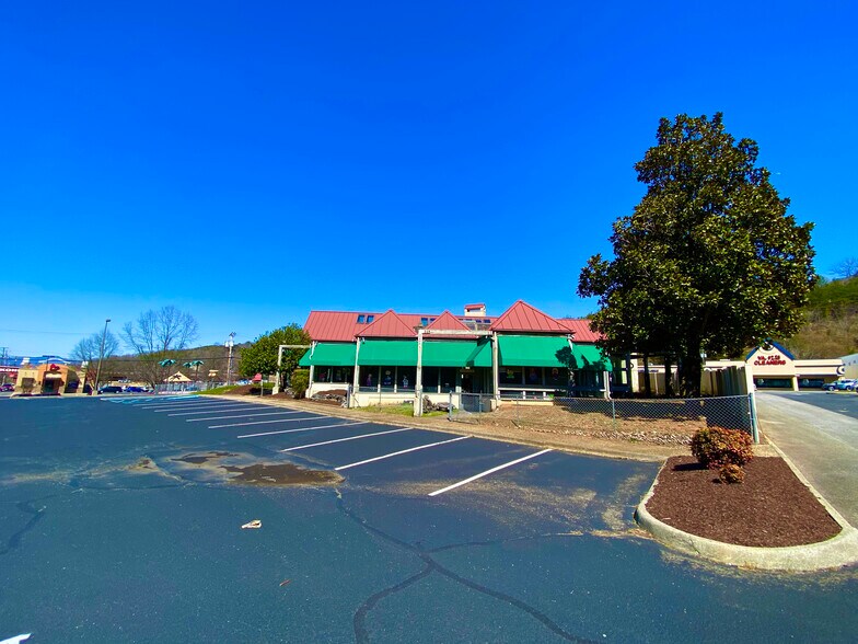 4330 Franklin Rd, Roanoke, VA for sale - Building Photo - Image 1 of 1