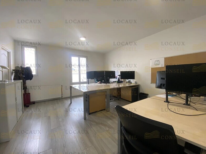 Flex in Argenteuil for lease - Interior Photo - Image 2 of 24