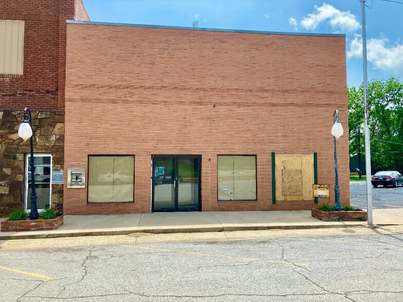 105 W Main St, Oilton, OK for lease - Building Photo - Image 2 of 14