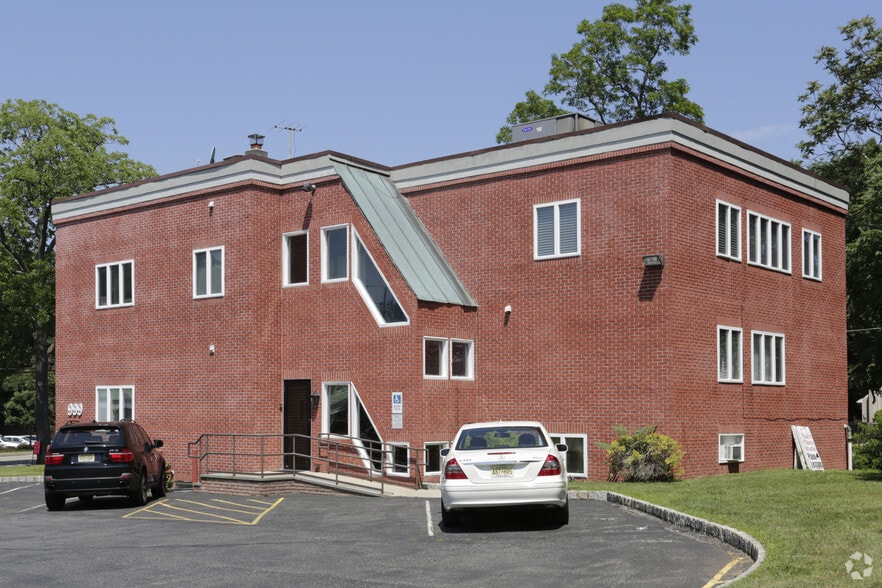 999 Tabor Rd, Morris Plains, NJ 07950